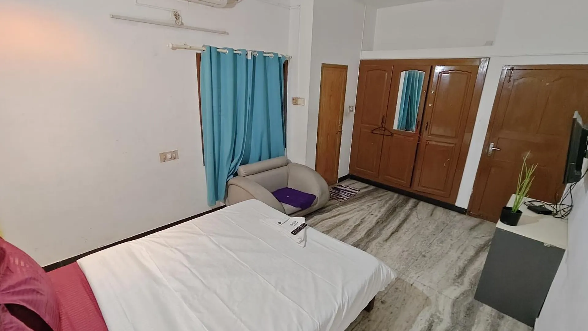 Bacadi Inn Tourist Home Коччи Индия
