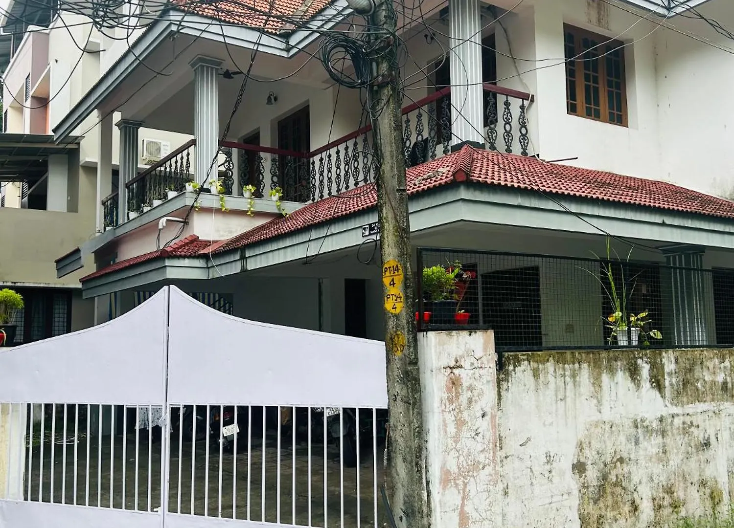 Bacadi Inn Tourist Home Коччи